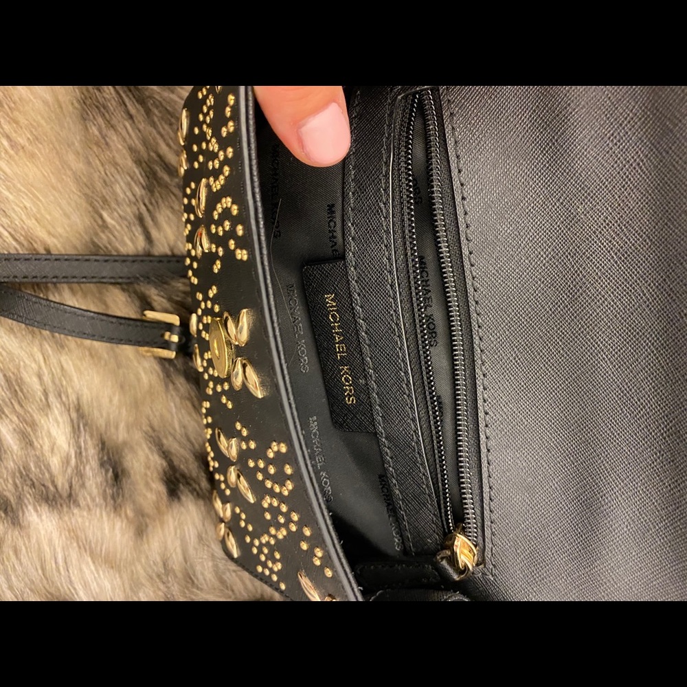Michael Kors bag. - Picture 5 of 6